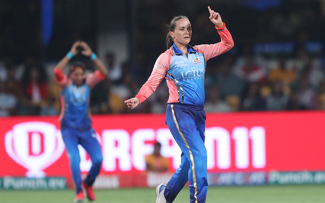 Amelia Kerr: Net Worth 2025