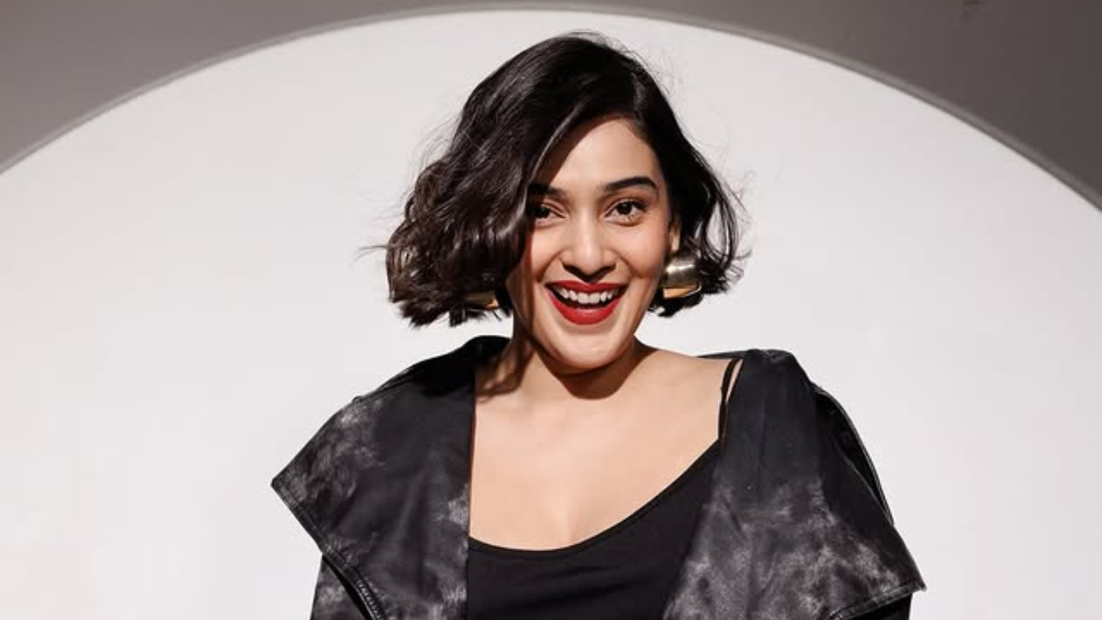 RJ महवश की नेट वर्थ 2025